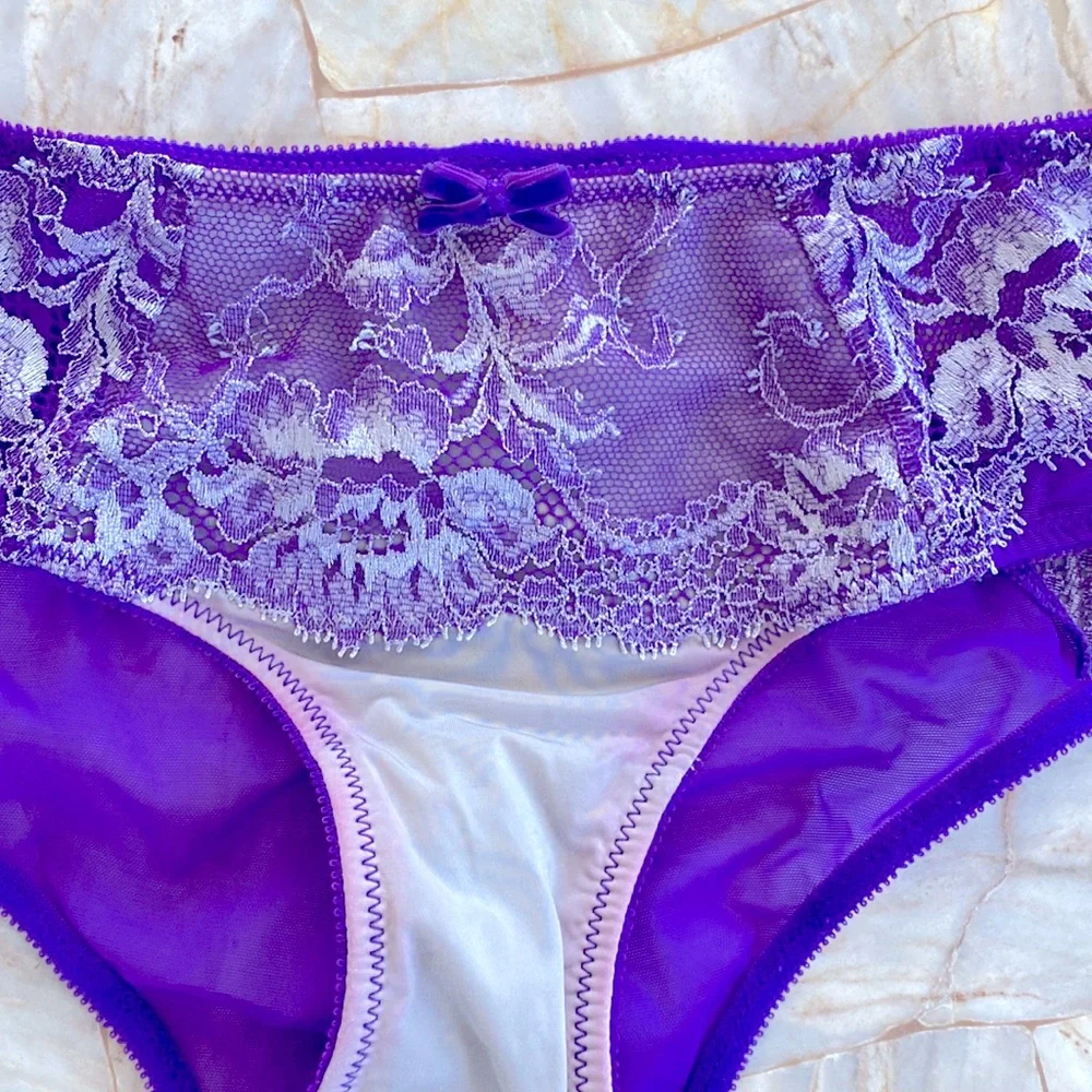 2 Pc Set: Medium Very Sexy Panty and 34B Bra BOMBSHELL Satin Lace Lilac Vintage